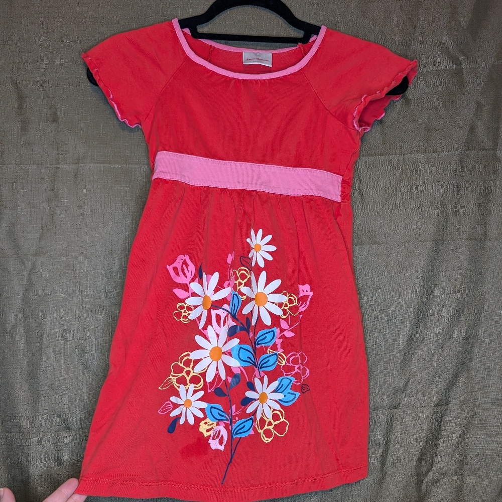Hanna Andersson size 6-7 short sleeved red dress with white daisy flowers